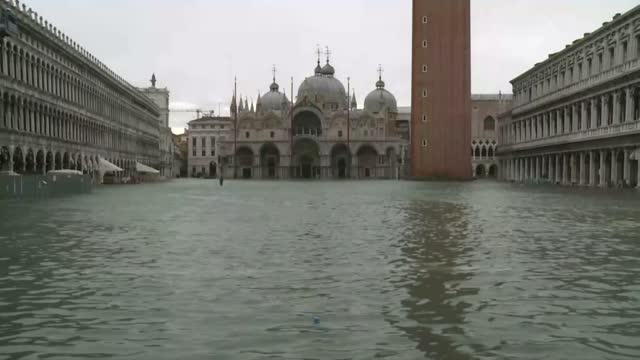 Cierra la Plaza San Marcos de Venecia por inundación total - El Nuevo Dia.com