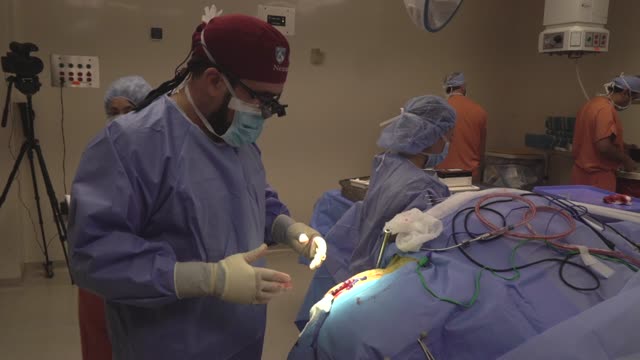 Neurocirujano de Harvard colabora en novedosa operación en el HIMA San Pablo de Caguas - El Nuevo Dia.com